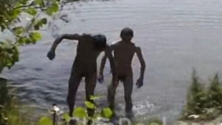 Twinks thin dip and kiss